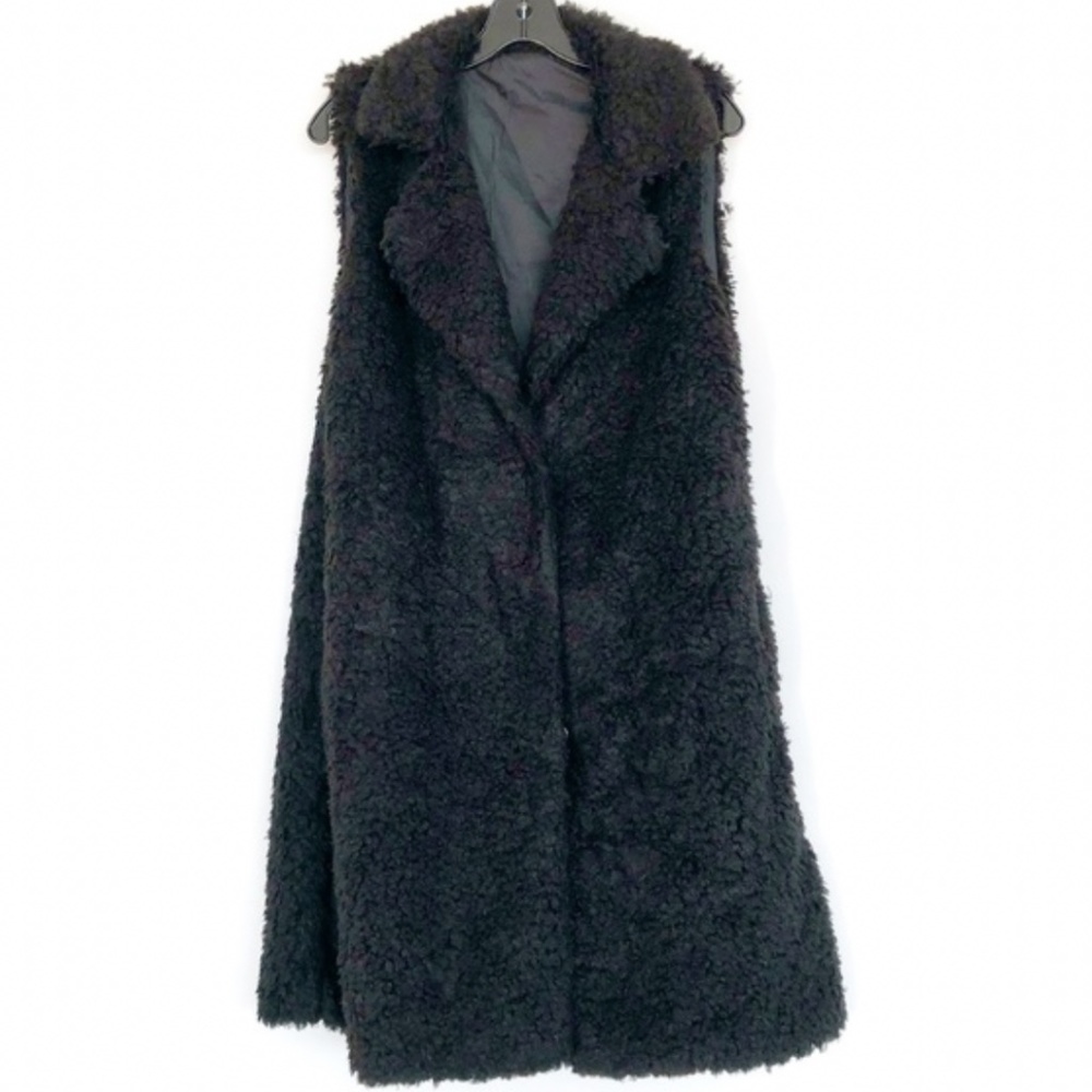 Black Sherpa Vest